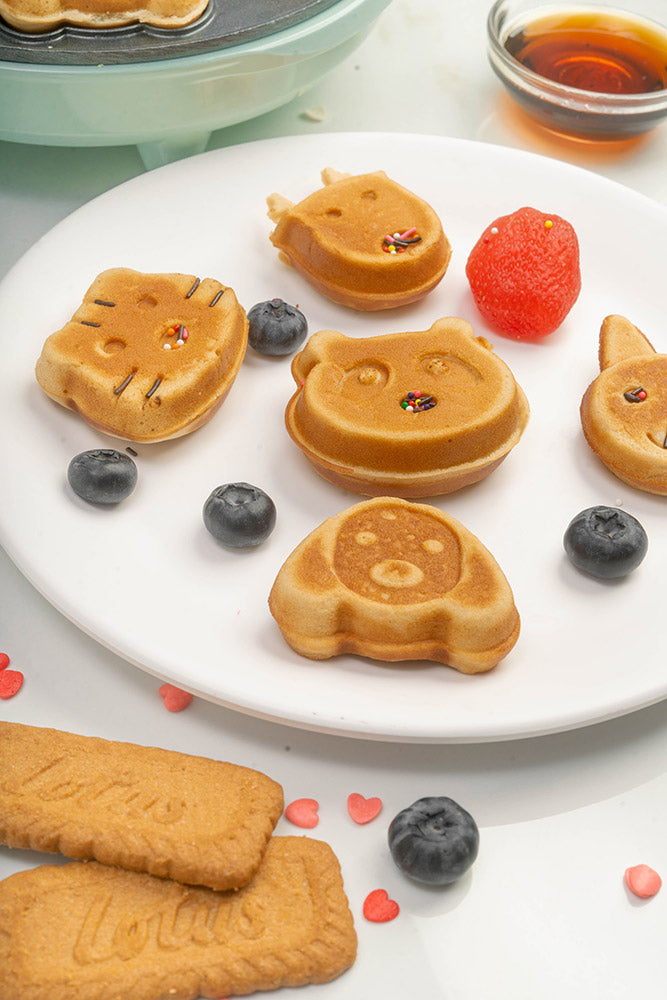 Primalite Animal Waffle Maker Machine- 700 Watts | Make 7 Fun & Cool Panda, Cat, Dog, Tiger & Reindeer Shaped Waffles Or Pancakes For Kids- Matte Black