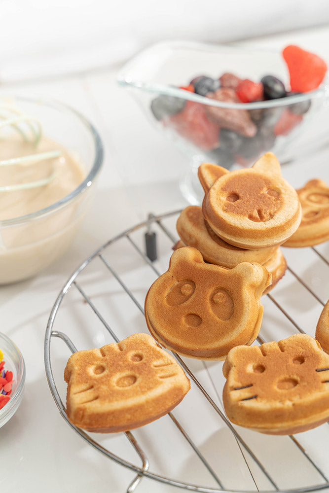 Primalite Animal Waffle Maker Machine- 700 Watts | Make 7 Fun & Cool Panda, Cat, Dog, Tiger & Reindeer Shaped Waffles Or Pancakes For Kids- Matte Black
