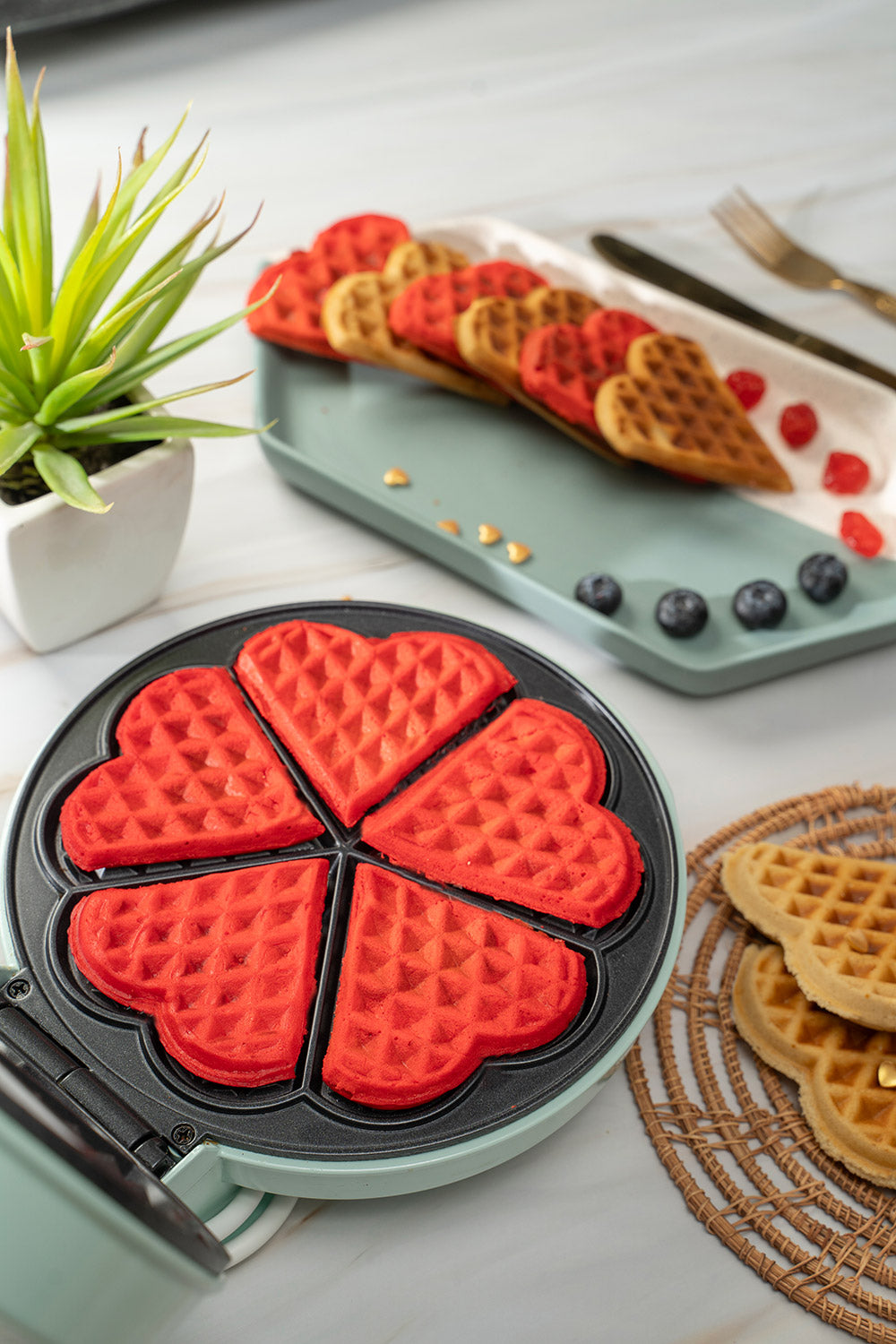 Primalite Multi Mini-HEART Waffle Maker Machine- 700 Watts | 5 Heart Waffles at once- Forst White